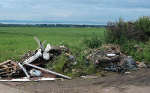 roadside waste flytipping – via wikimedia commons.PNG