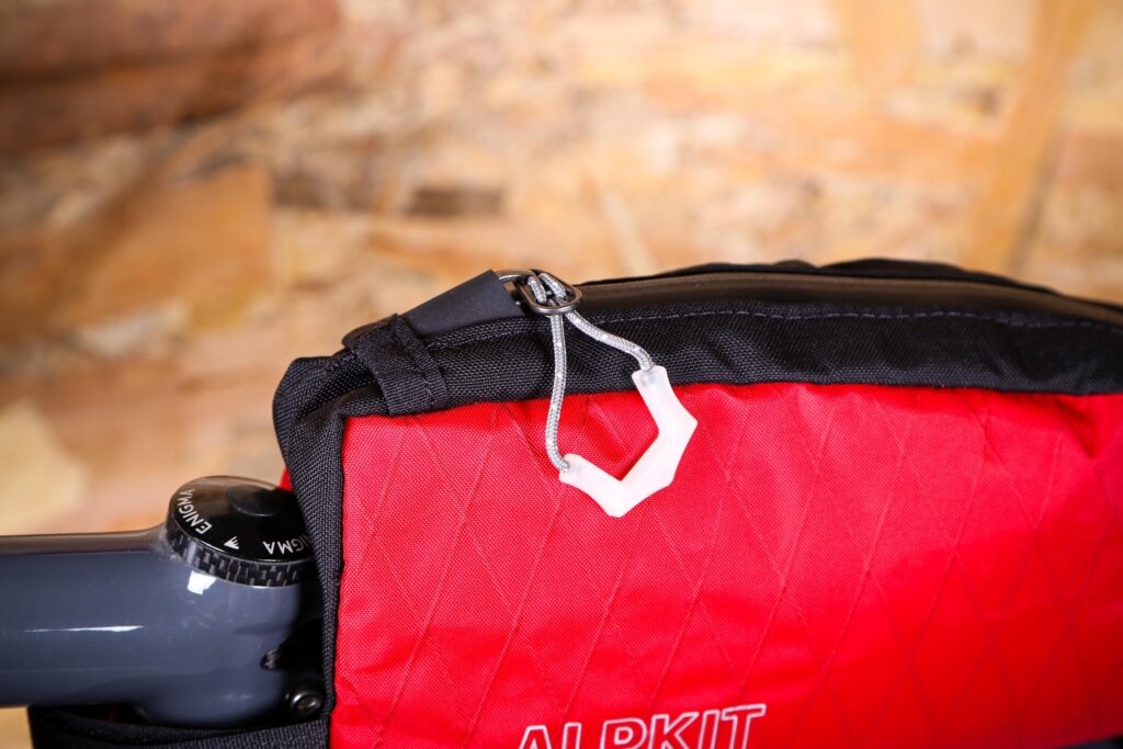 2020 Alpkit Fuel Pod – zip.jpg