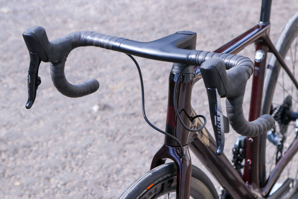 2020 Canyon Endurace CF SLX Disc 8.0 eTap – bars.jpg