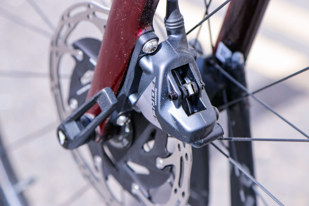 2020 Canyon Endurace CF SLX Disc 8.0 eTap – front disc brake.jpg