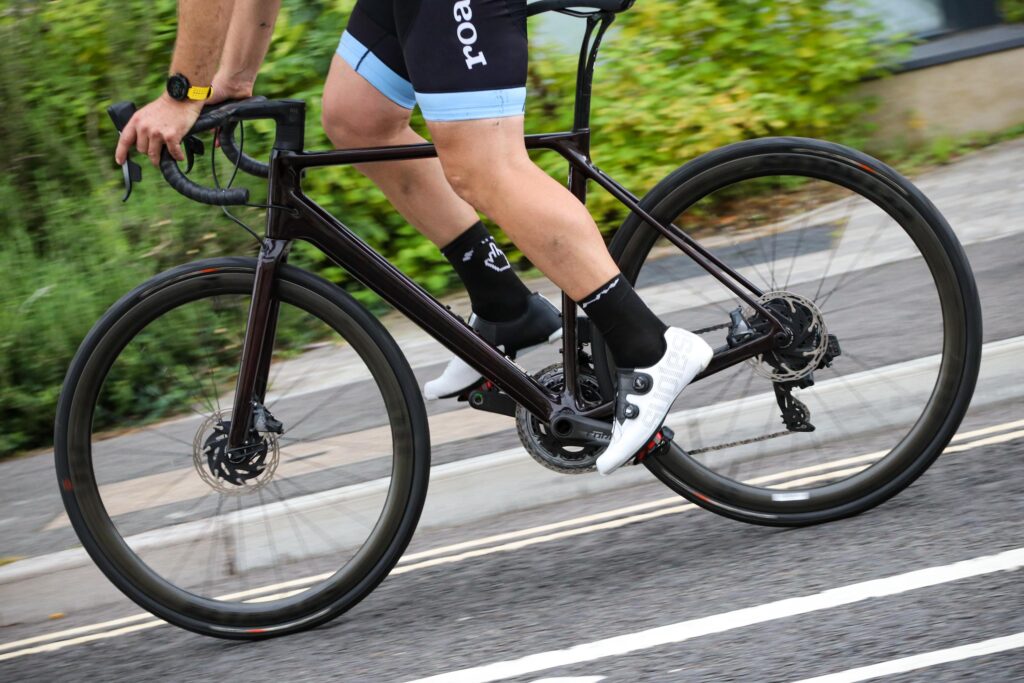 2020 Canyon Endurace CF SLX Disc 8.0 eTap – riding 2.jpg