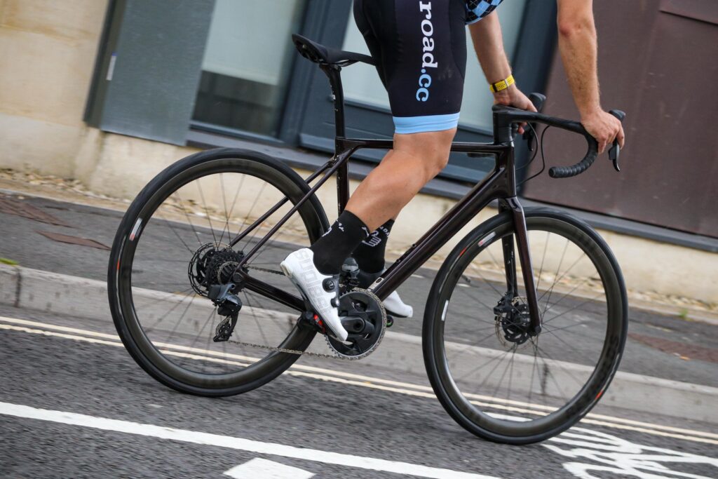 2020 Canyon Endurace CF SLX Disc 8.0 eTap – riding 5.jpg