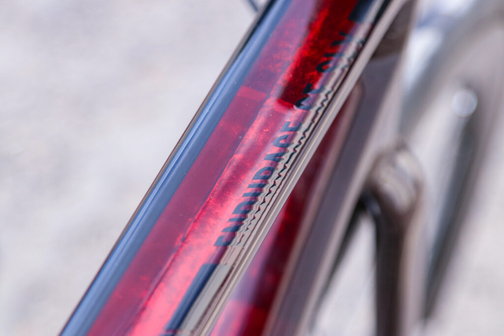2020 Canyon Endurace CF SLX Disc 8.0 eTap – top tube 2.jpg