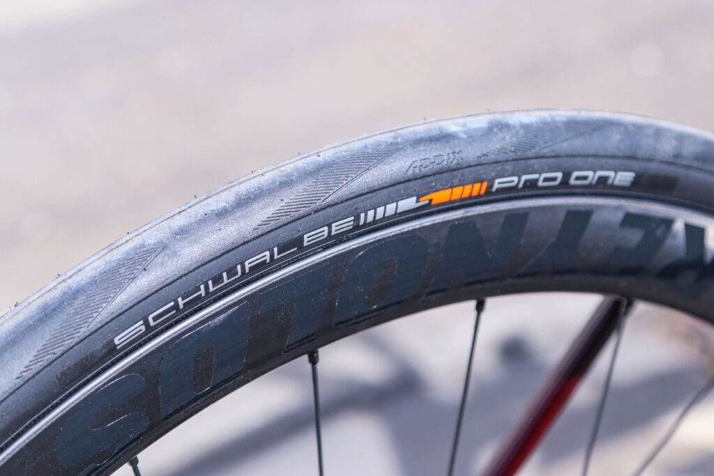 2020 Canyon Endurace CF SLX Disc 8.0 eTap – tyre and rim.jpg