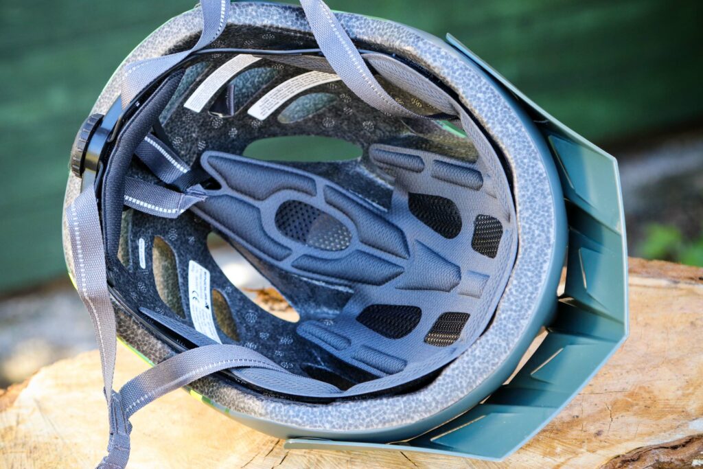 2020 Endura Humvee cycle helmet – inside.jpg