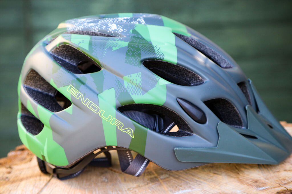 2020 Endura Humvee cycle helmet – side.jpg