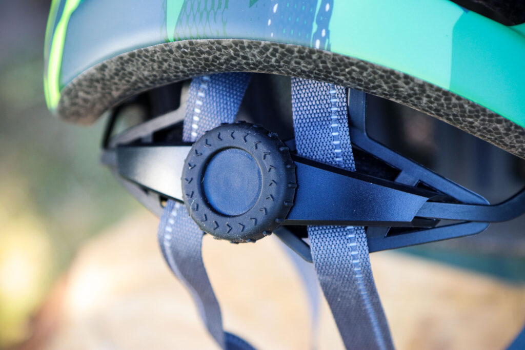 2020 Endura Humvee cycle helmet – tension system.jpg