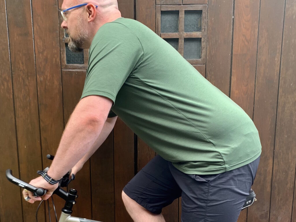 2020 Endura Singletrack Merino T on bike.jpg