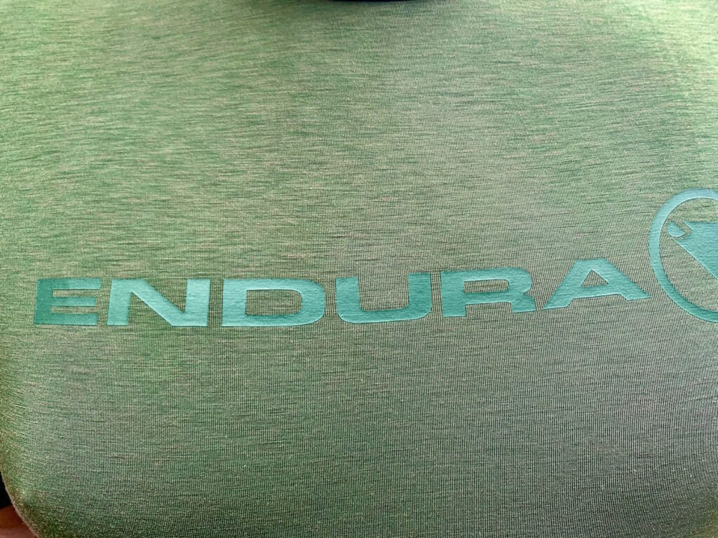 2020 Endura Singletrack Merino T detail.jpg
