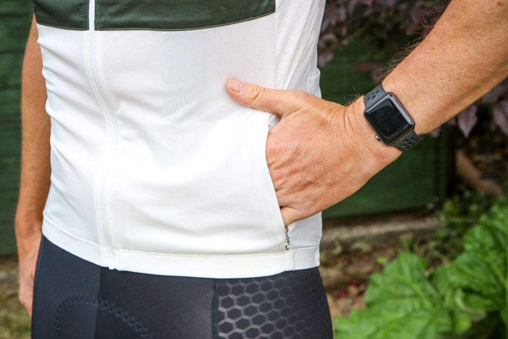 2020 Rapha Brevet Lightweight Jersey – side pocket.jpg