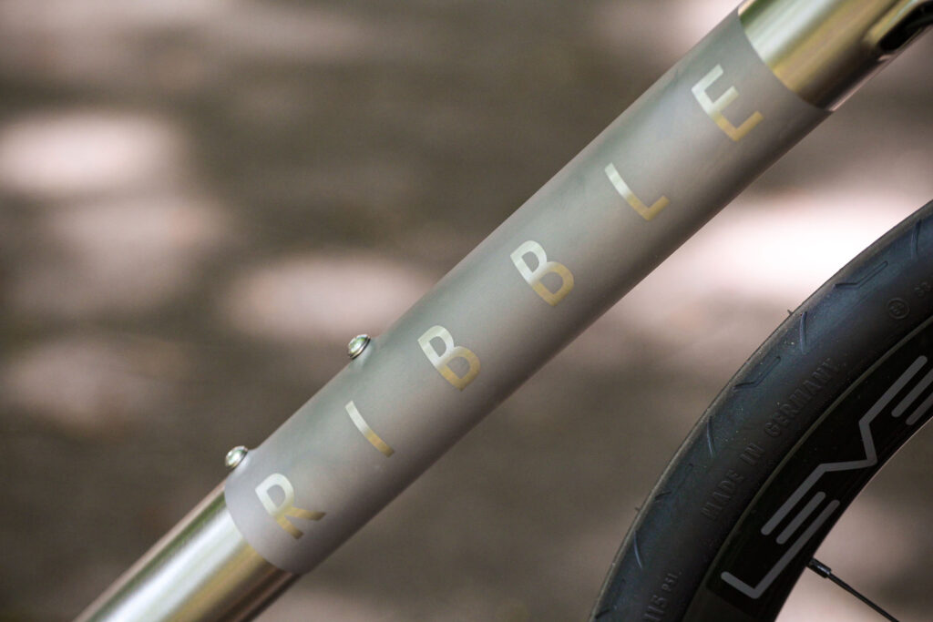 2020 Ribble Endurance Ti Disc Enthusiast – down tube.jpg