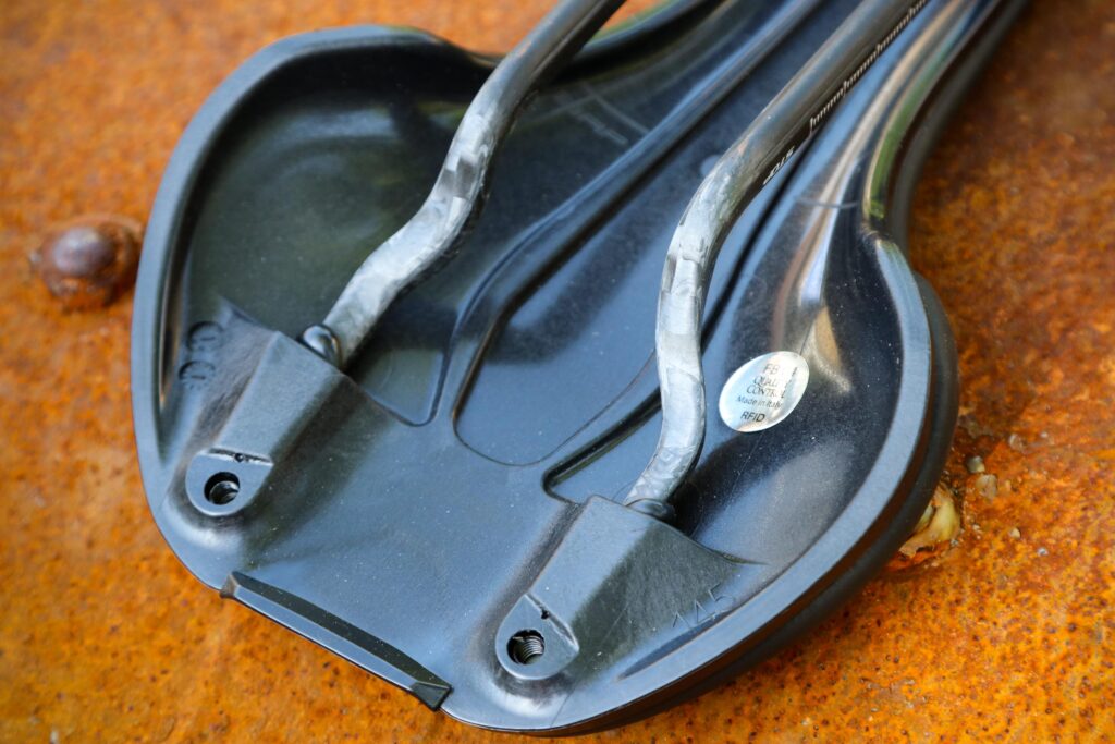 2020 Selle Italia Flite Boost Kit Carbonio – underside back.jpg