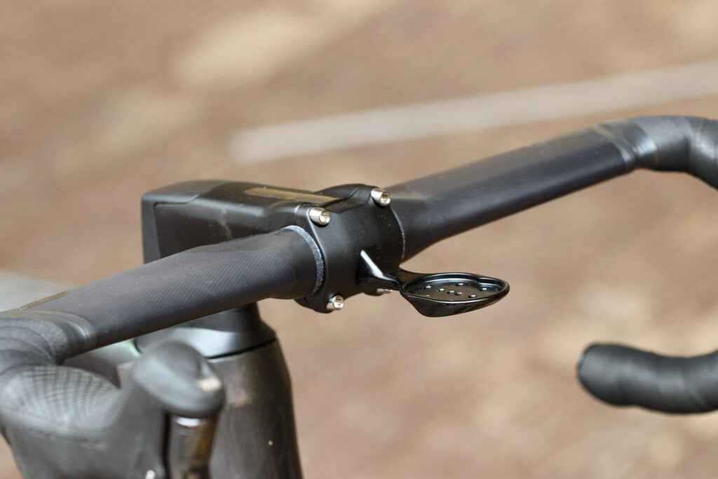 2020 Specialized Tarmac SL7 – bars 2.jpg