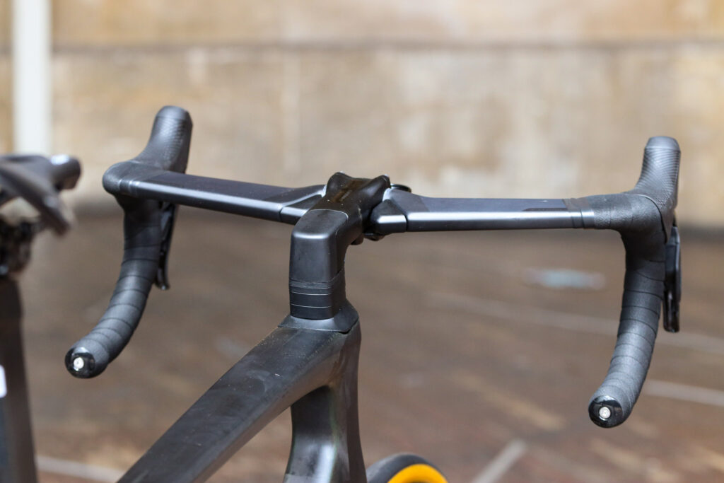 2020 Specialized Tarmac SL7 – bars 3.jpg