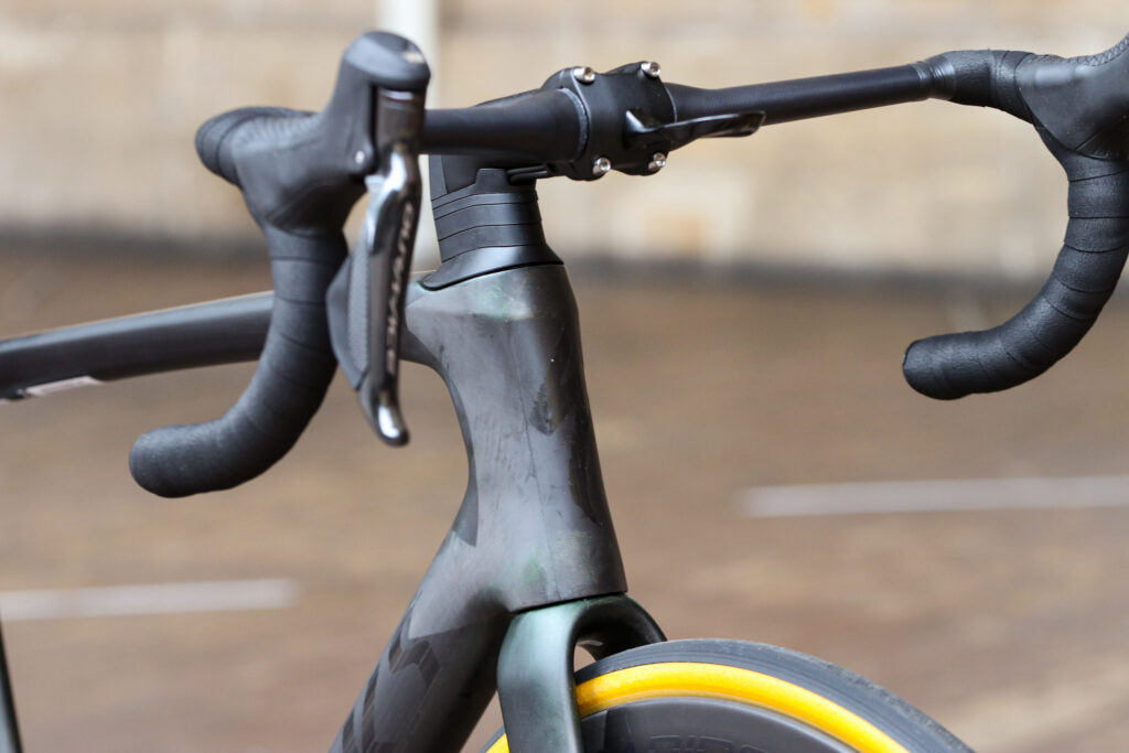 2020 Specialized Tarmac SL7 – head tube badge.jpg