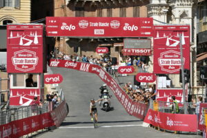 Annemiek Van Vleuten wins Strade Bianche (LaPresse – D’Alberto – Ferrari