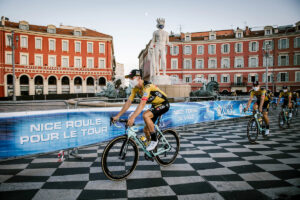 Jumbo-Visma at 2020 Tour de France presentation picture credit-A.S.O. Pauline Ballet