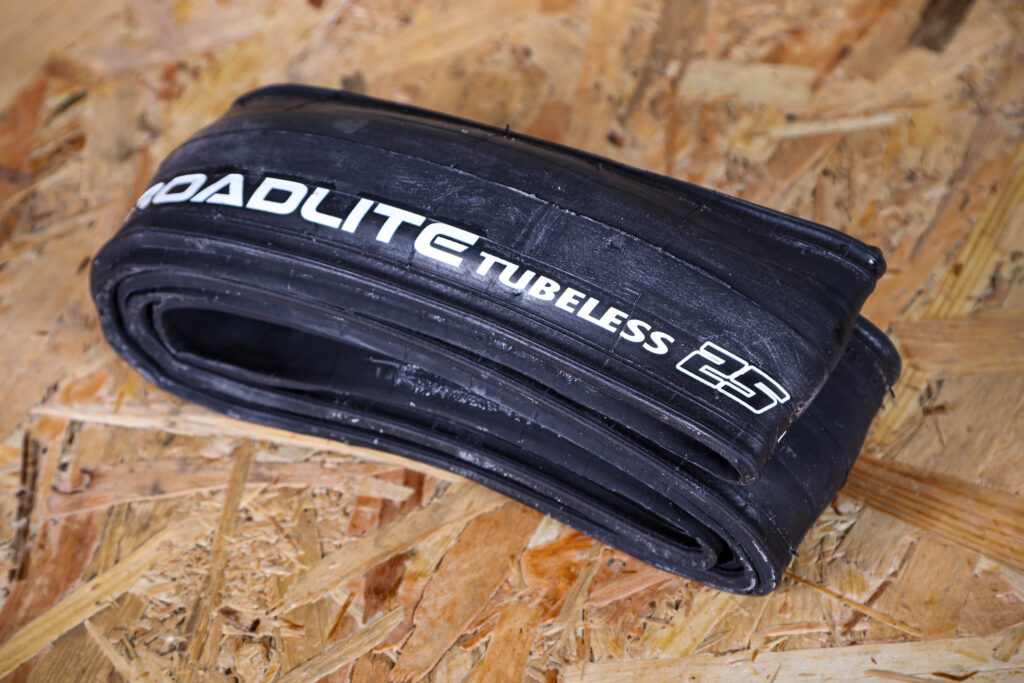 2020 IRC Roadlite Tubeless road tyre 700x25c 1.jpg