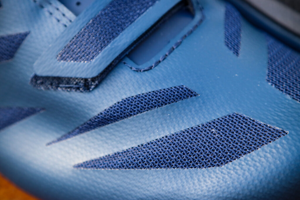 2020 Mavic Cosmic Elite SL shoe – surface detail.jpg