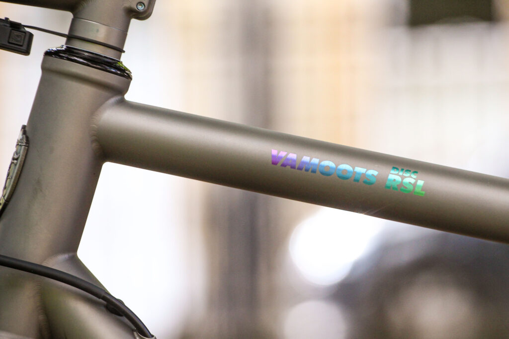 2020 Moots Vanmoots Disc RSL – top tube decal.jpg