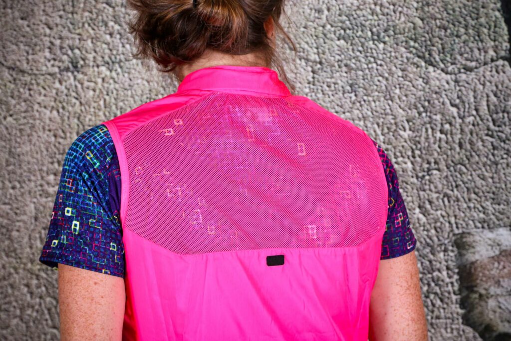 2020 Pearl Izumi Womens Elite Escape Barrier Convertible Jacket – sleeveless back mesh.jpg
