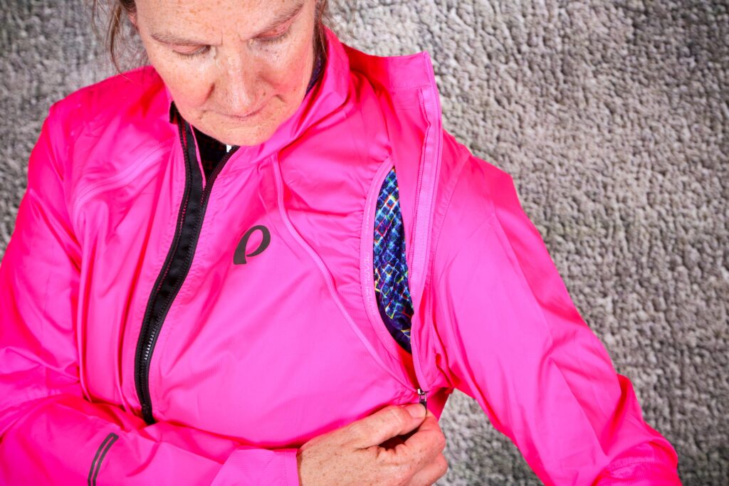 2020 Pearl Izumi Womens Elite Escape Barrier Convertible Jacket – unzipping sleeves.jpg