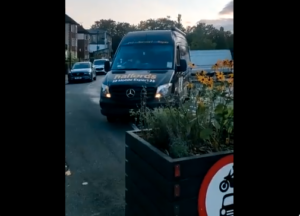 halfords delivery van driving through LTN – via Sarah J Berry on twitter.PNG