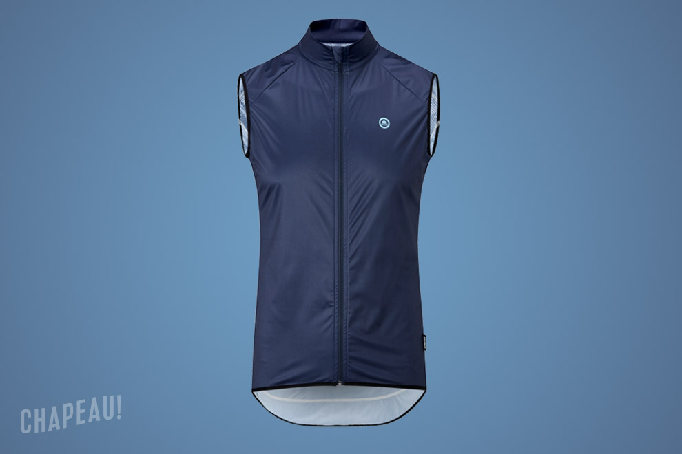06- Chapeau Mens Club Gilet Roundel.jpg