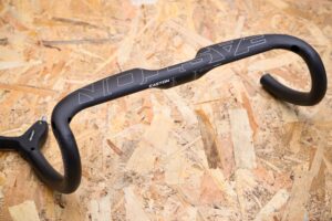 2020 Easton Aero Road Bar EC90 42cm 1.jpg