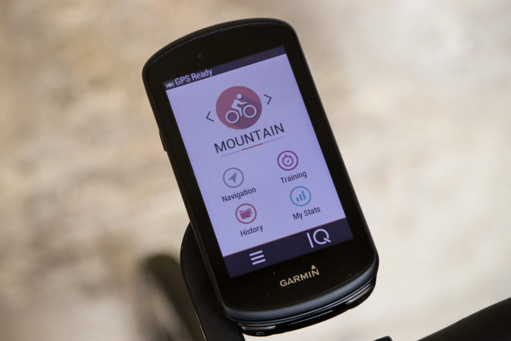 2020 Garmin Edge 1030 Plus – home screen MTB light mode.jpg
