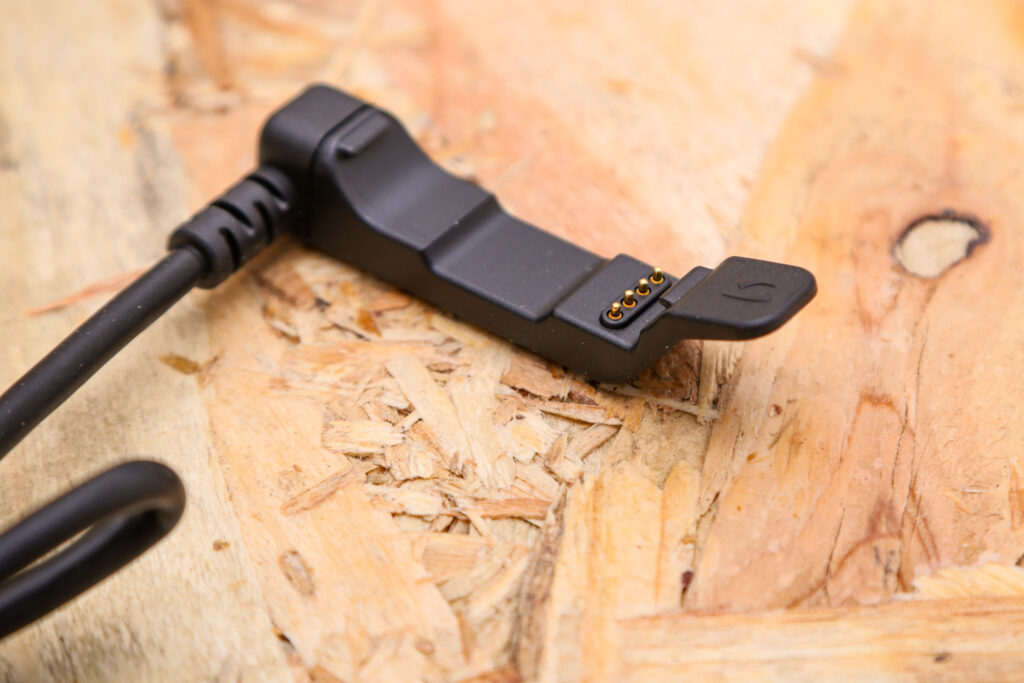 2020 Sigma iD.TRI Trianthlon Watch – charger.jpg