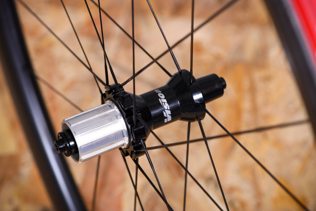 2020 Vision SC 40 Wheelset – rear hub.jpg