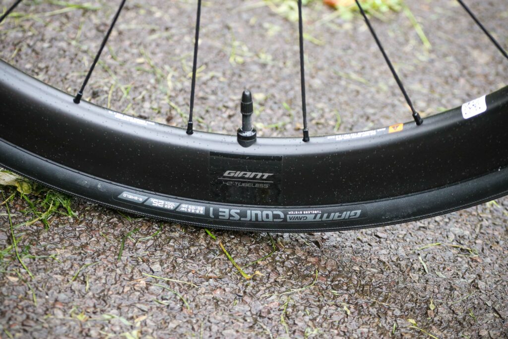 2021 Giant TCR Advanced Pro 1 Disc – tyre.jpg