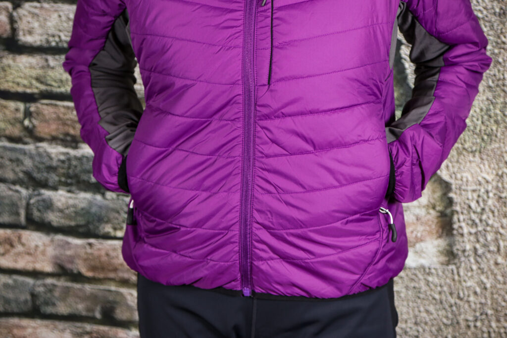 2021 Madison DTE Women’s Hybrid Jacket – pockets.jpg