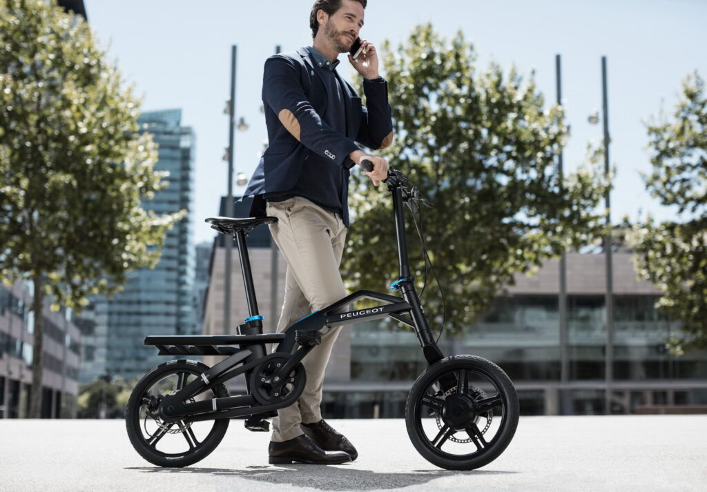eF01-peugeotdesignlab-secondaire
