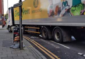 morrisons driver knocks down cycle wand – via thatsmrshortass on twitter.PNG