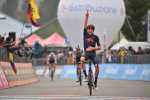 Tao Geoghegan Hart wins Stage 15 of Giro d’Italia 2020 (picture LaPresse, RCS Sport)