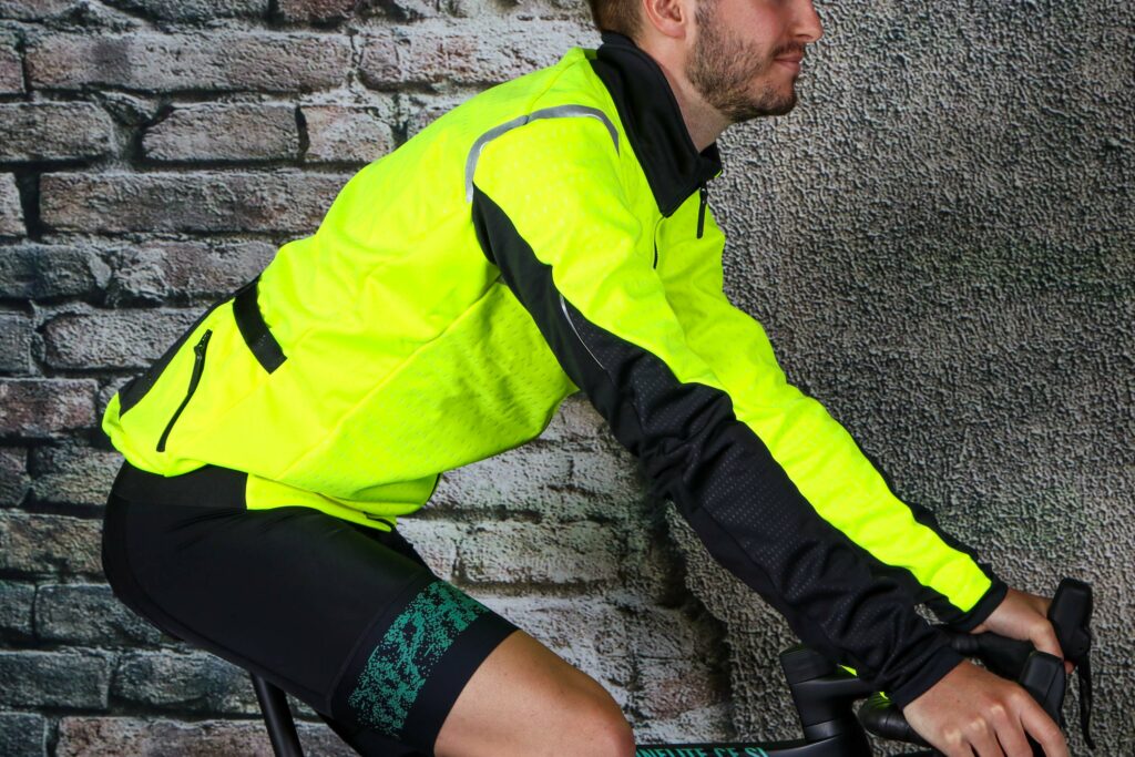 2020 Craft Hale SubZ Jacket – riding.jpg