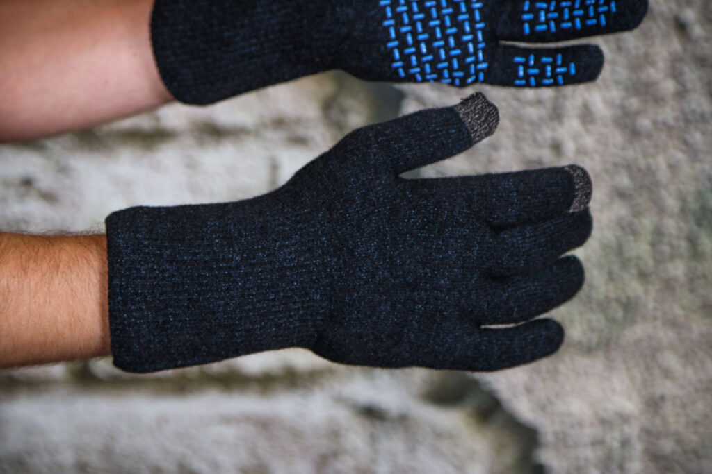 2020 DexShell Ultralite Gloves – back.jpg