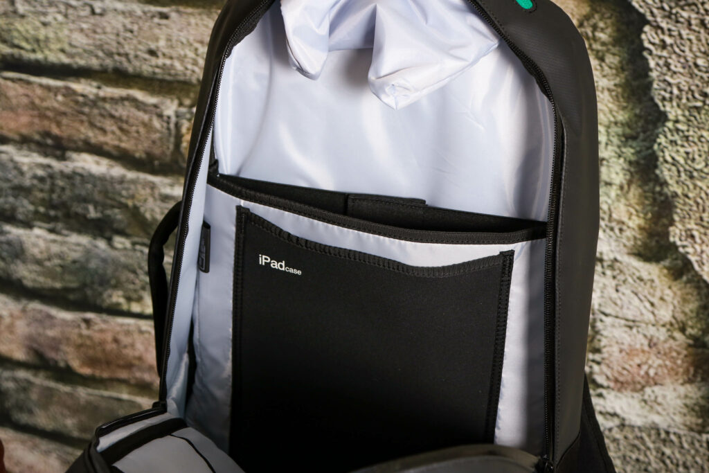 2020 Evoc Commuter 1.8L back pack – ipad and laptop sleeve.jpg