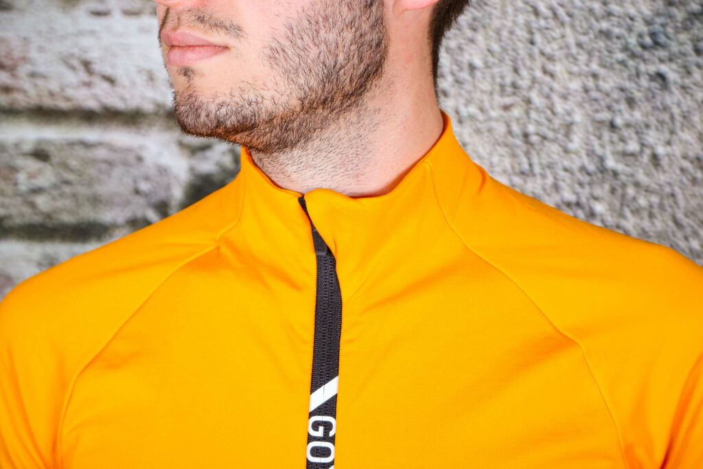 2020 Gore C5 Thermo Jersey – collar.jpg