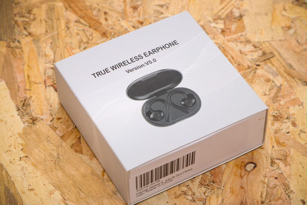 2020 HolyHigh Wireless Earbuds – box.jpg