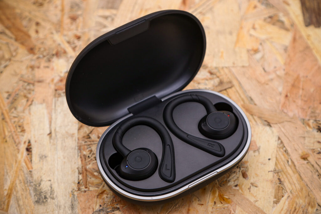 2020 HolyHigh Wireless Earbuds – in case charging.jpg