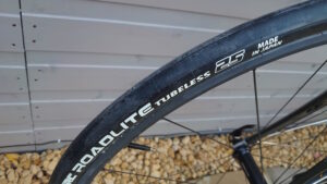 2020 IRC Roadlite Tubeless Road Tyre Fitted 2.JPG