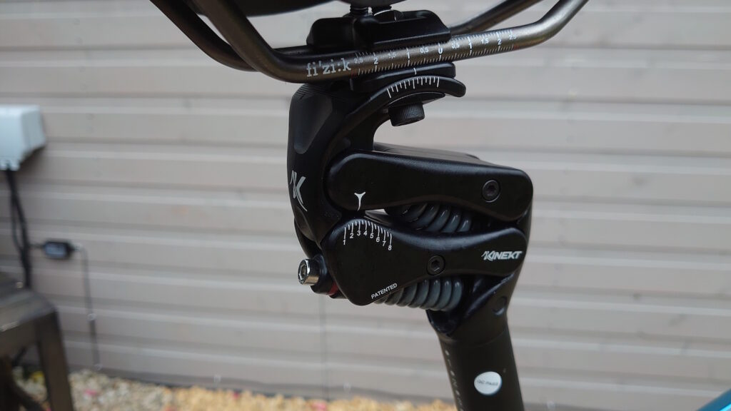 2020 Kinekt 2.1 Aluminium Seatpost Fitted 1.JPG