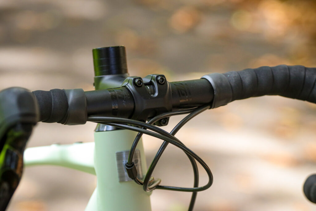 2021 Liv Devote 1 – bars 2.jpg