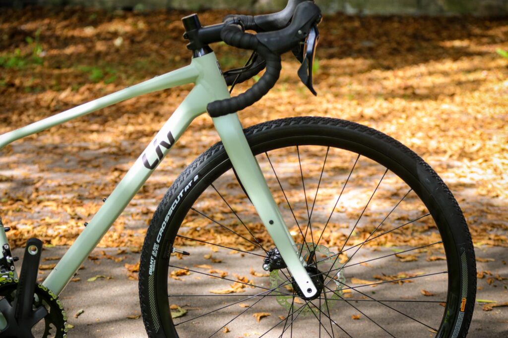 2021 Liv Devote 1 – fork.jpg