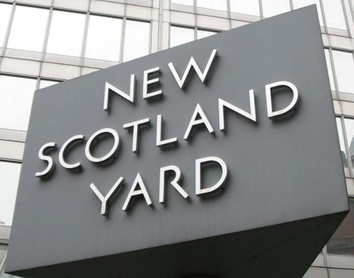 New Scotland Yard sign.PNG