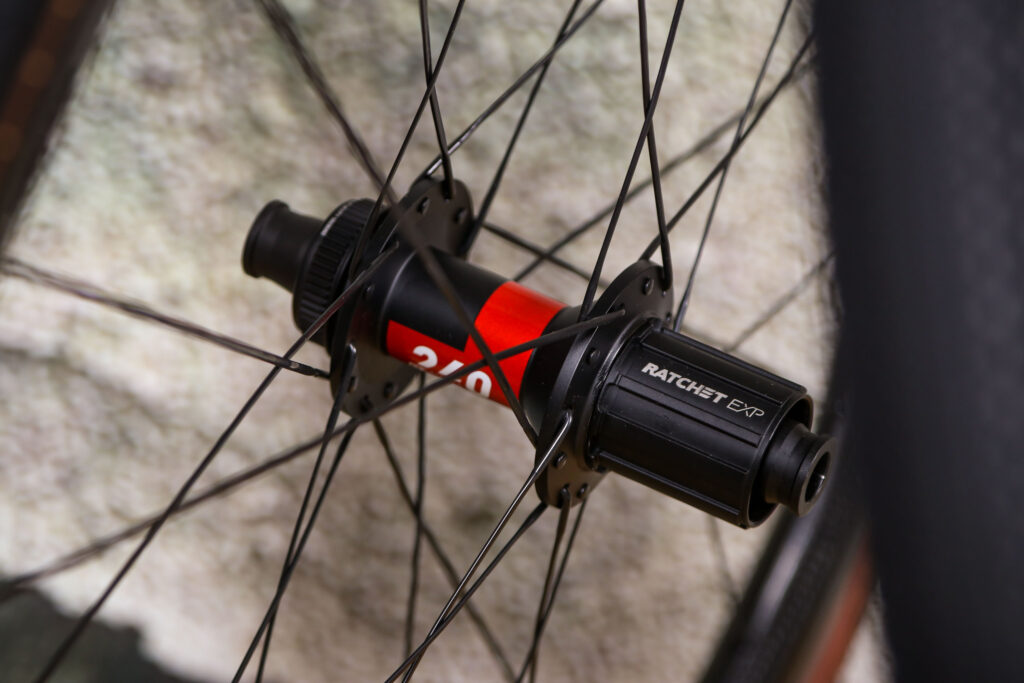 2020 Corima G30-5 30.5MM 28-inch tubeless ready carbon gravel wheels – rear hub.jpg