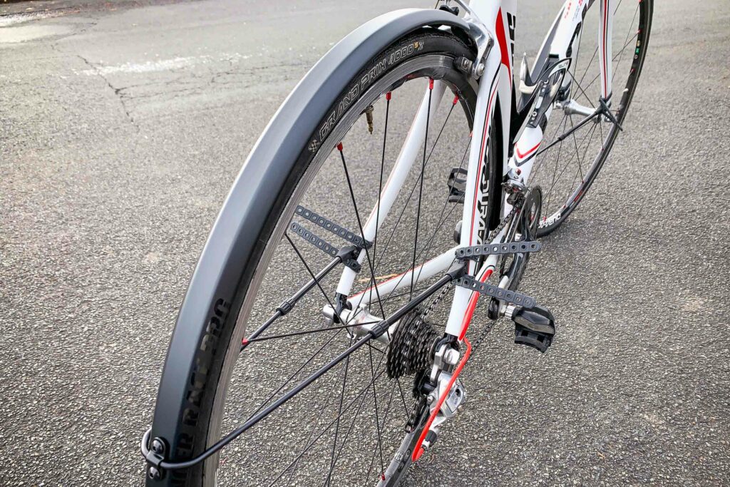 2020 Flinger Race Pro Clip Mudguards – rear wheel.jpg